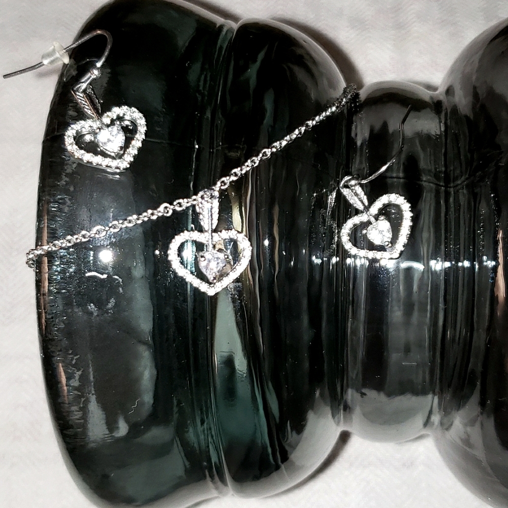 Straight to the Heart Jewelry Set
